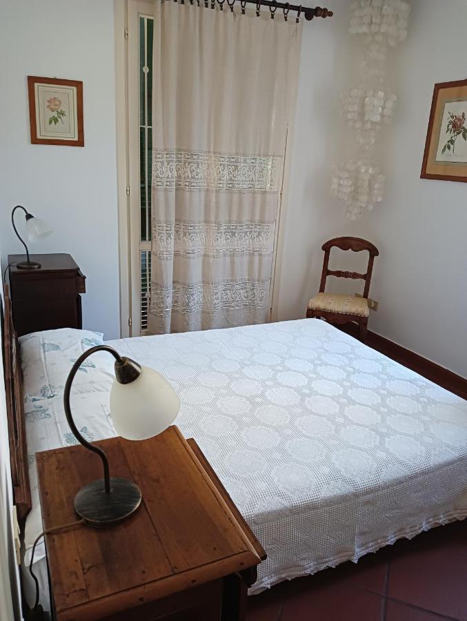 Villetta Con Giardino A Due Passi Dal Mare 因佩里亚 外观 照片