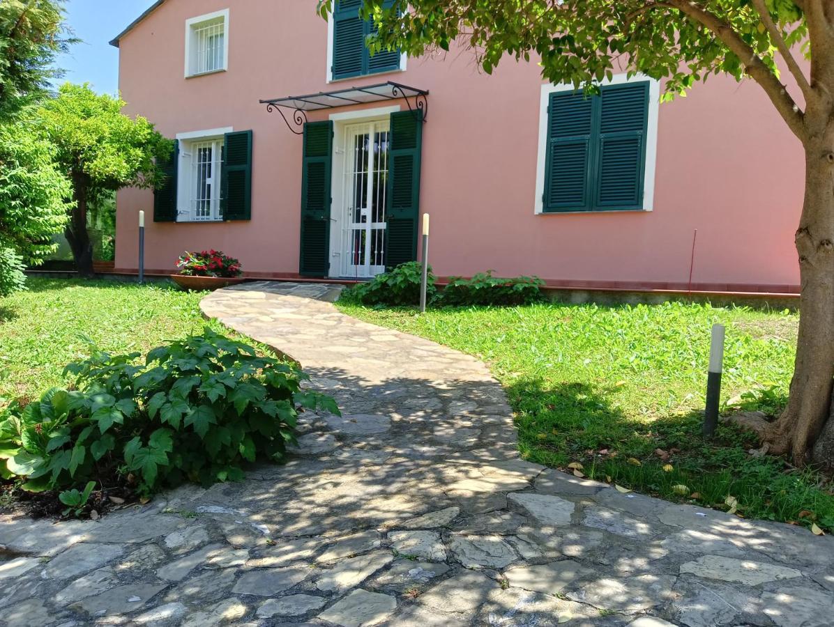 Villetta Con Giardino A Due Passi Dal Mare 因佩里亚 外观 照片