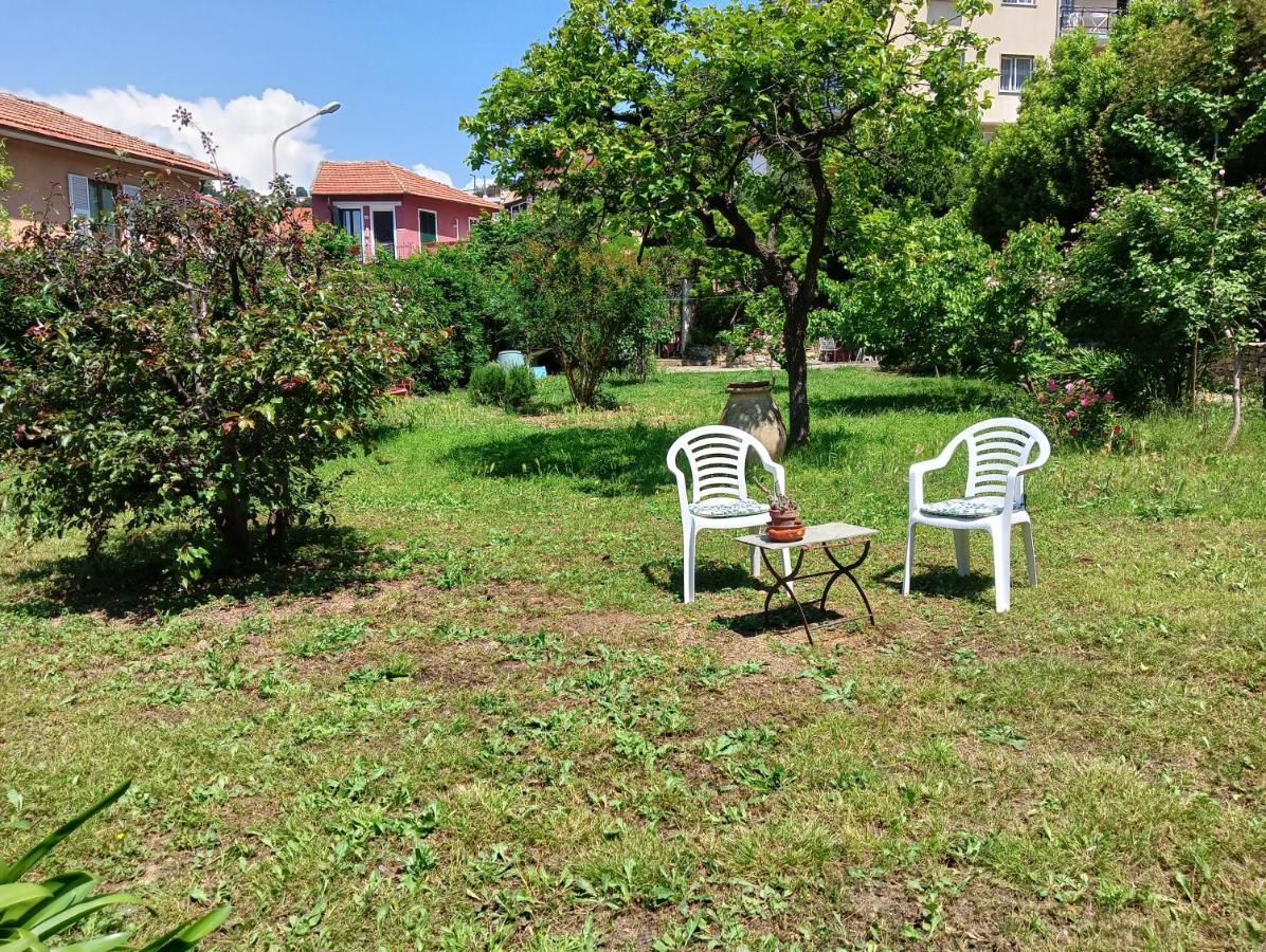 Villetta Con Giardino A Due Passi Dal Mare 因佩里亚 外观 照片