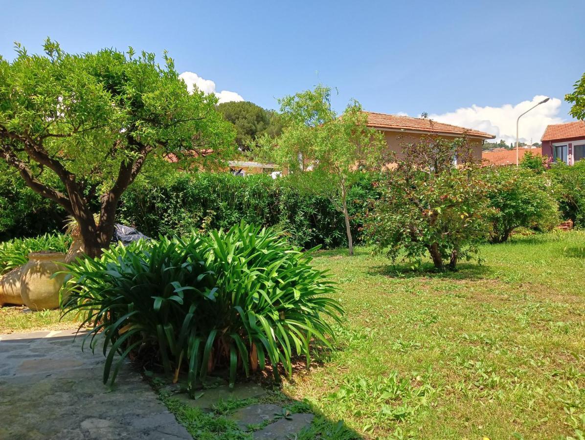 Villetta Con Giardino A Due Passi Dal Mare 因佩里亚 外观 照片